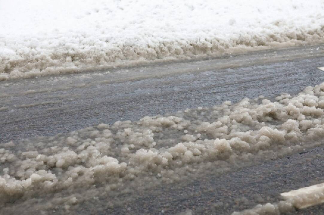 Kelininkai: naktį eismo sąlygas sunkins plikledis, lijundra ir mišrūs krituliai