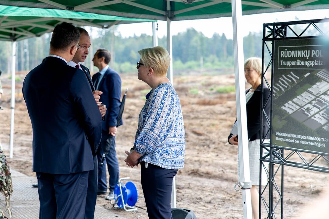 Rūdninkų poligone įkasta simbolinė Vokietijos brigados karinio miestelio kapsulė