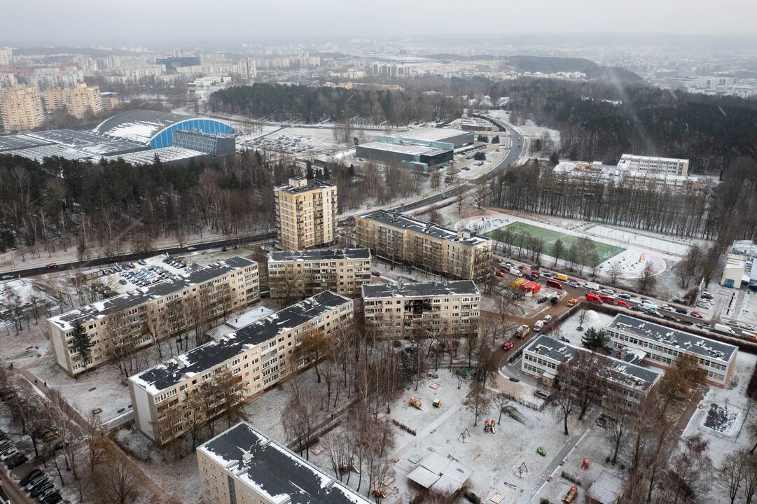 Sudegęs daugiabutis Viršuliškėse iš aukštai