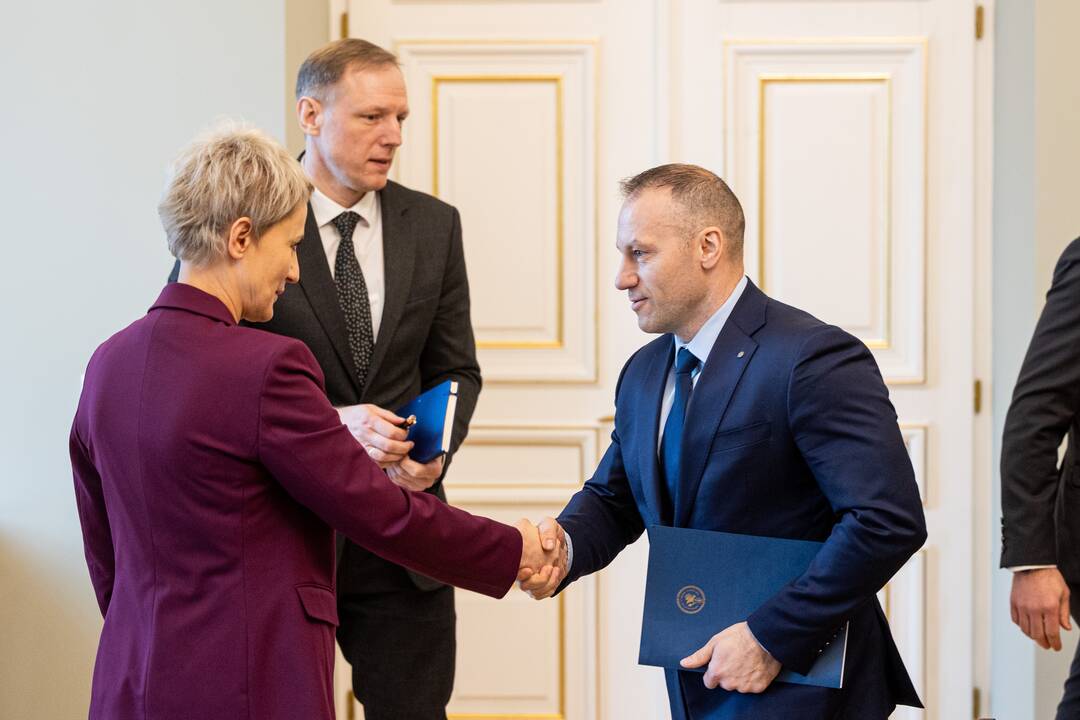 Prezidentas susitiko su L. Pernavu ir N. Grunskiene