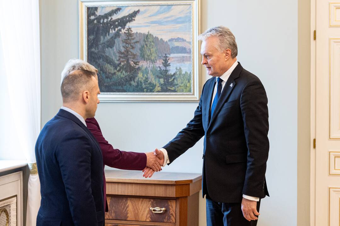 Prezidentas susitiko su L. Pernavu ir N. Grunskiene