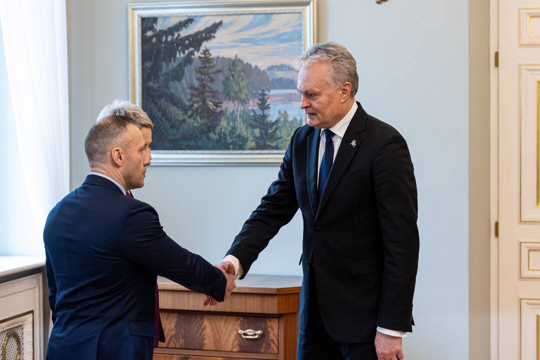 Prezidentas susitiko su L. Pernavu ir N. Grunskiene