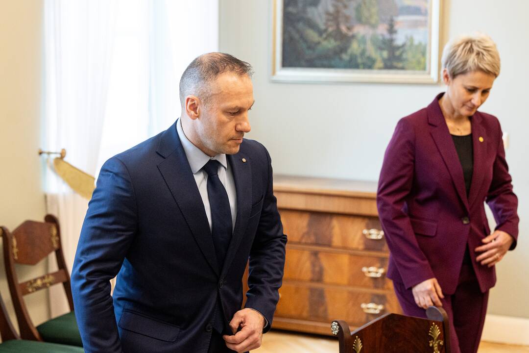 Prezidentas susitiko su L. Pernavu ir N. Grunskiene
