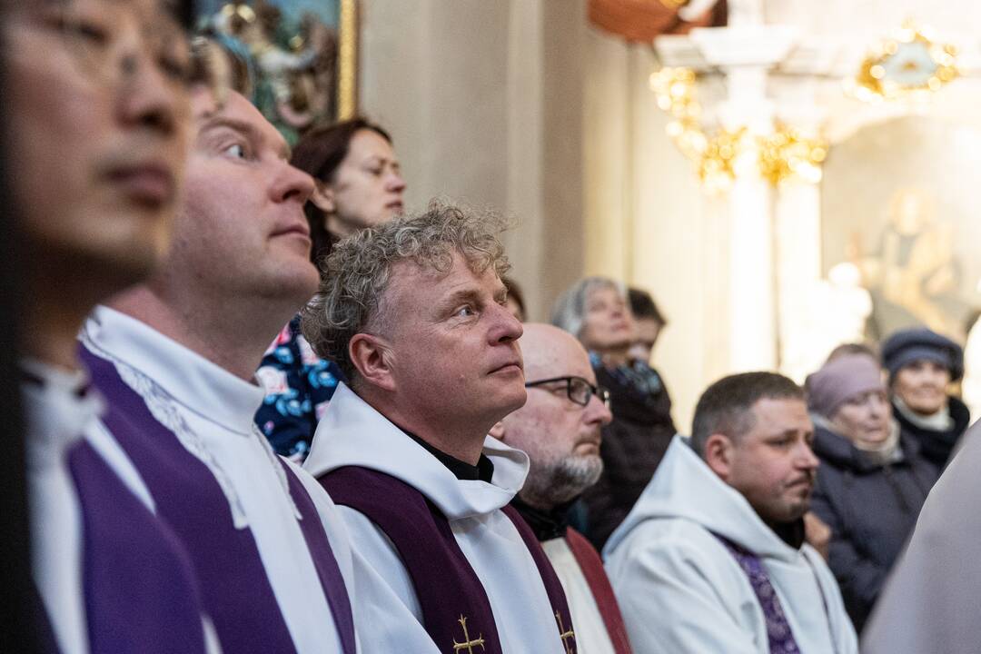 Disidentės, vienuolės N. Sadūnaitės laidotuvės