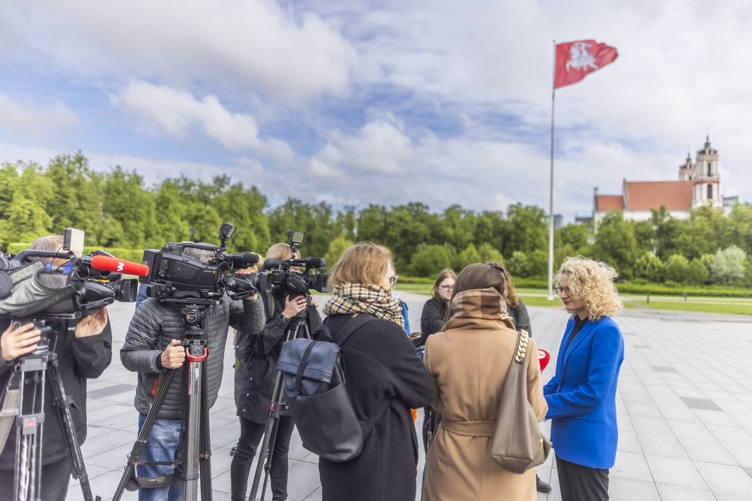 Prasidėjo balsavimas iš anksto renkant prezidentą, pilietybės referendume