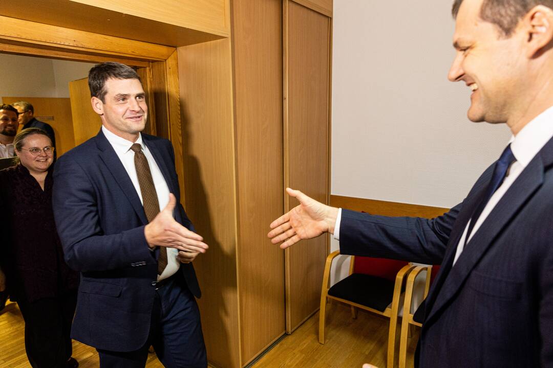 Susitiko socialdemokratų partijos ir „Nemuno aušros“ atstovai