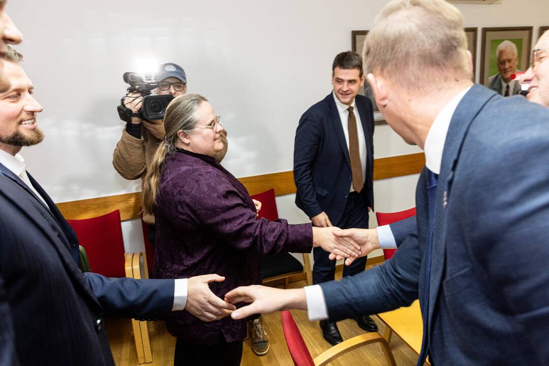 Susitiko socialdemokratų partijos ir „Nemuno aušros“ atstovai