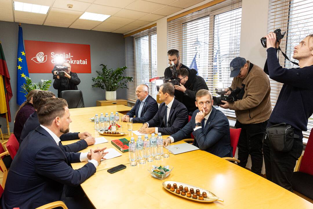 Susitiko socialdemokratų partijos ir „Nemuno aušros“ atstovai