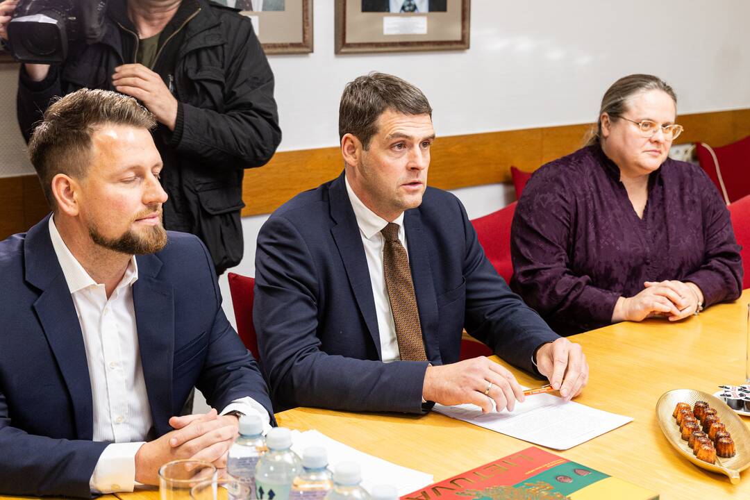 Susitiko socialdemokratų partijos ir „Nemuno aušros“ atstovai