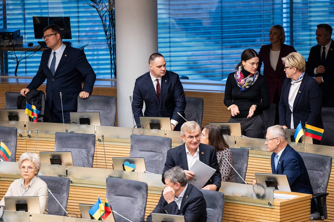 Tryliktasis Lietuvos Respublikos Seimas susirinko į paskutinį posėdį
