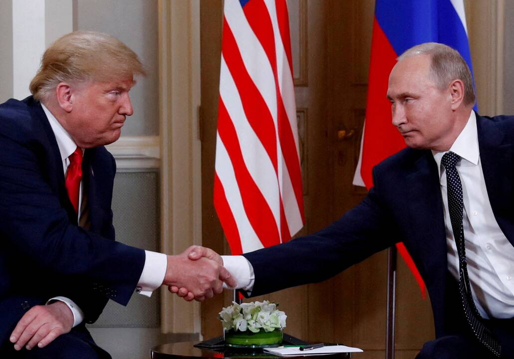 Archyvinė Donaldo Trumpo (kairėje) ir Vladimiro Putino nuotr.