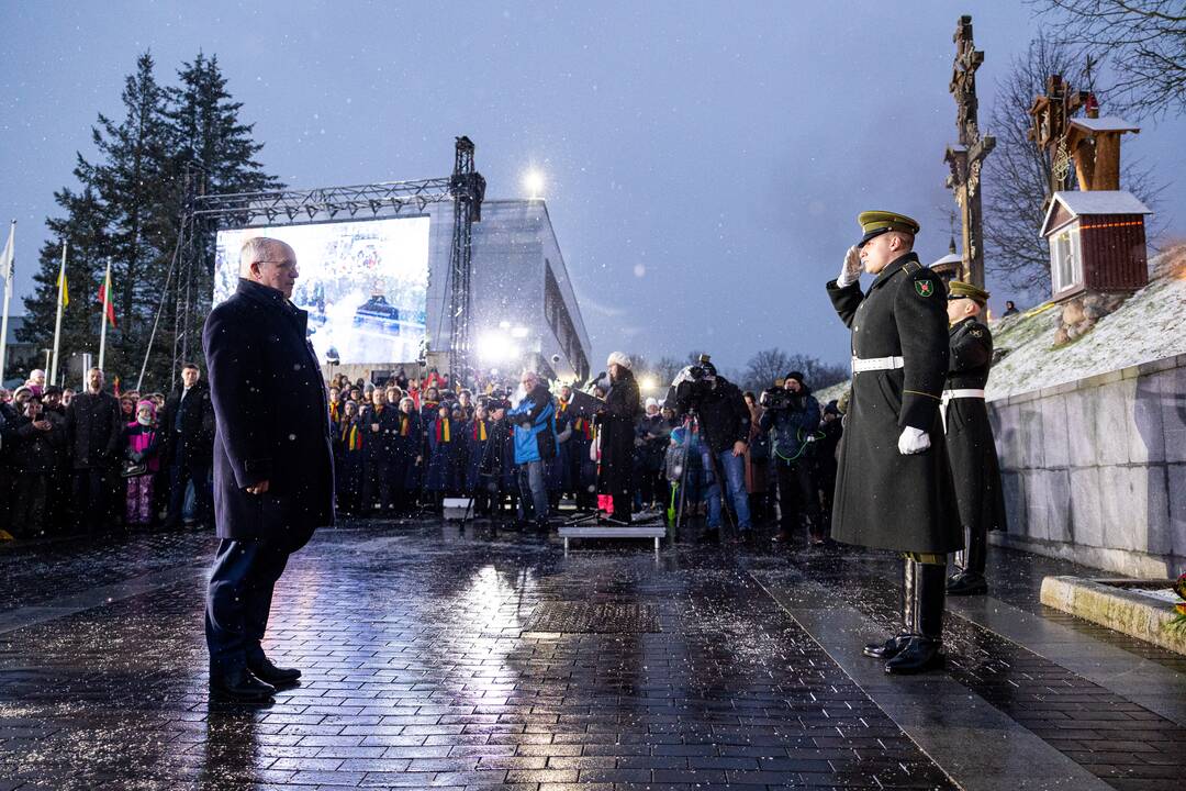 Atminimo laužų uždegimo ceremonija prie Vilniaus televizijos bokšto