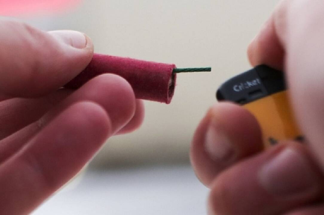 Į ligoninę atvežtas vaikas: įtariama, kad susižalojo sprogus pirotechnikos gaminiui