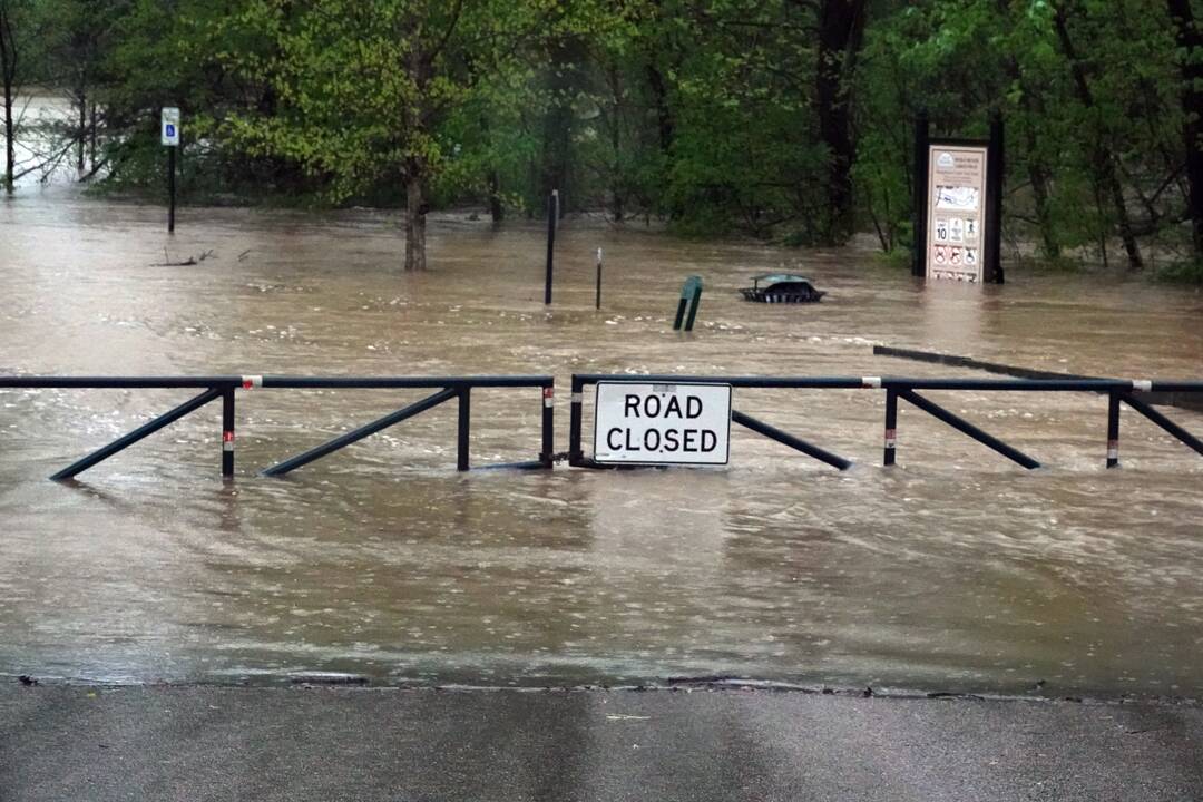 JAV per audras žuvo mažiausiai 16 žmonių