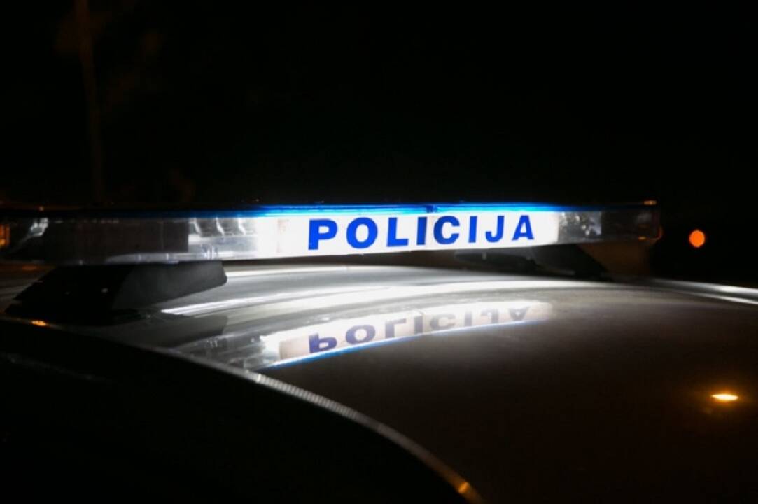Jonavos rajone – tragiška avarija: žuvo į medį atsitrenkusio automobilio vairuotojas