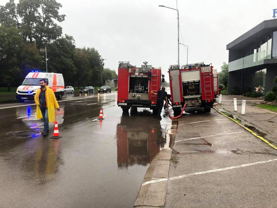 Restoranas „Floros simfonija“ paskendo dūmuose