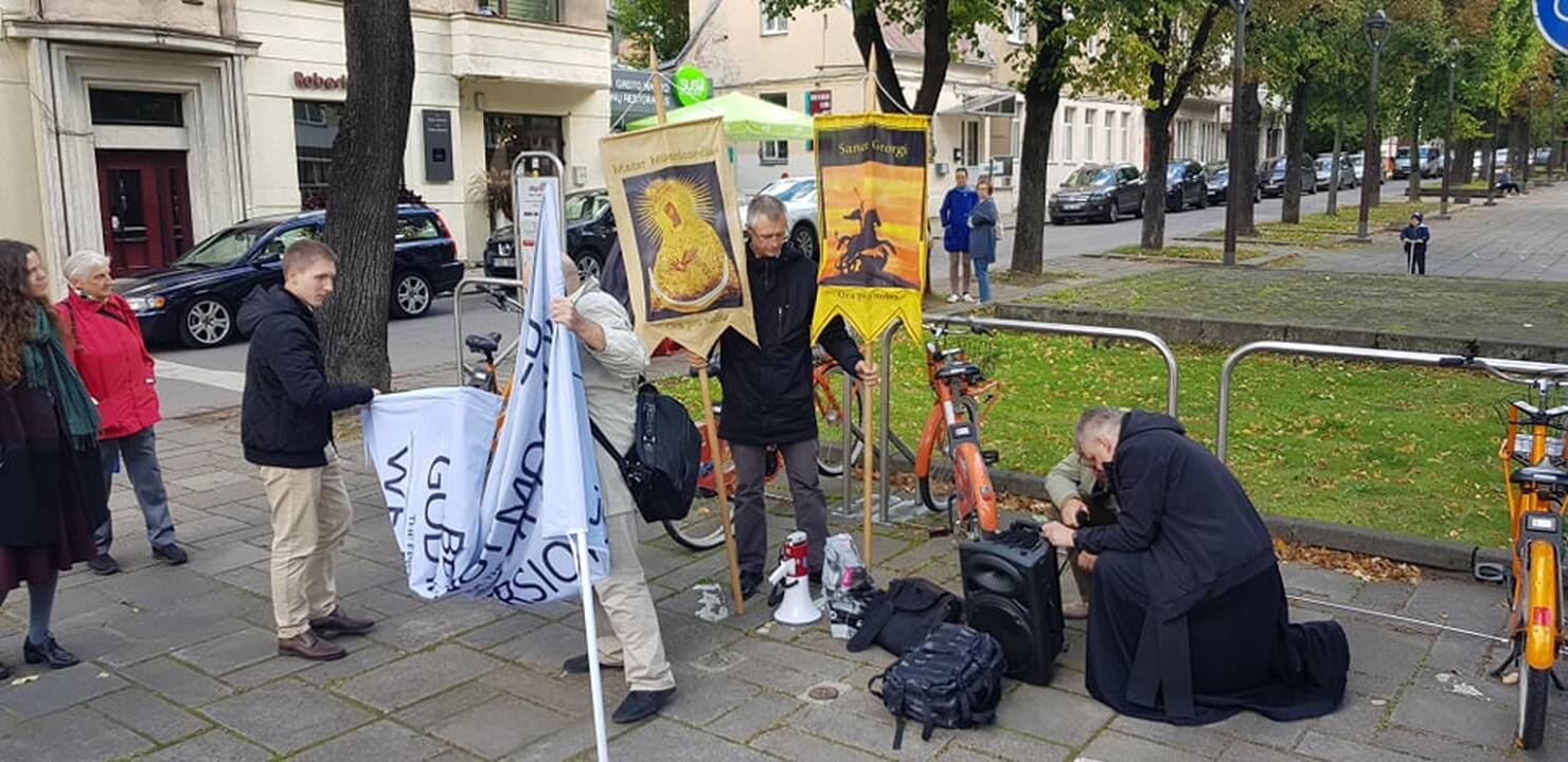 Prieš LGBT eitynes – vieša malda