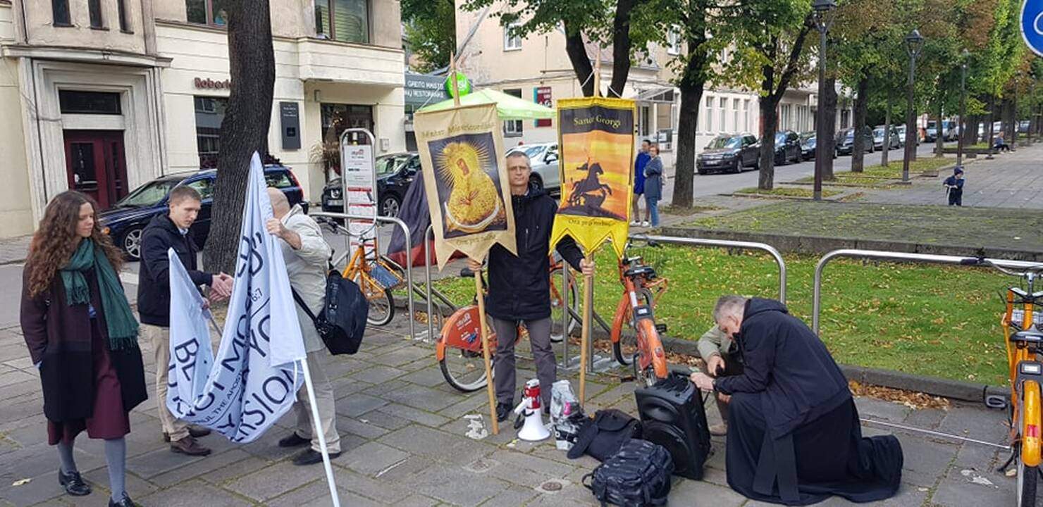 Prieš LGBT eitynes – vieša malda