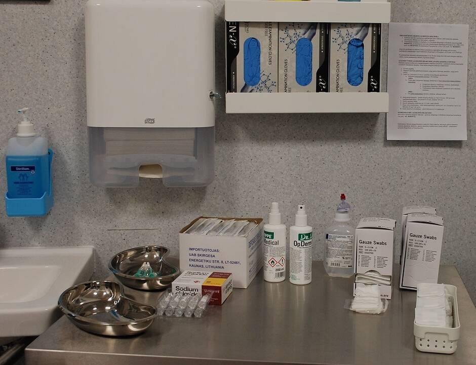 Santaros klinikose nuo COVID-19 infekcijos paskiepyta pirmoji medicinos darbuotoja