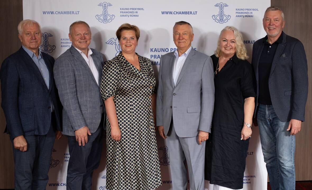 Kartu: Kauno prekybos, pramonės ir amatų rūmų verslo bendruomenė strateginėje sesijoje.