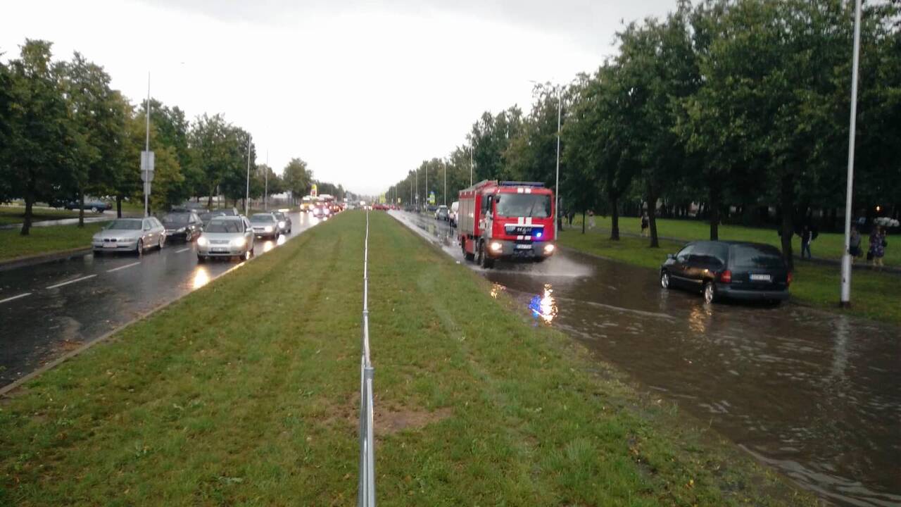 Kauną nuplovė smarkus lietus