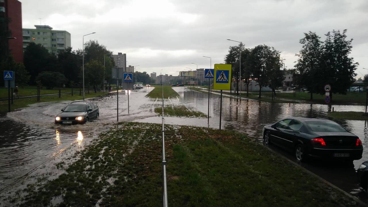 Kauną nuplovė smarkus lietus