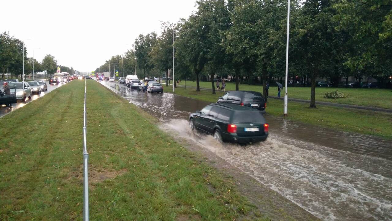 Kauną nuplovė smarkus lietus
