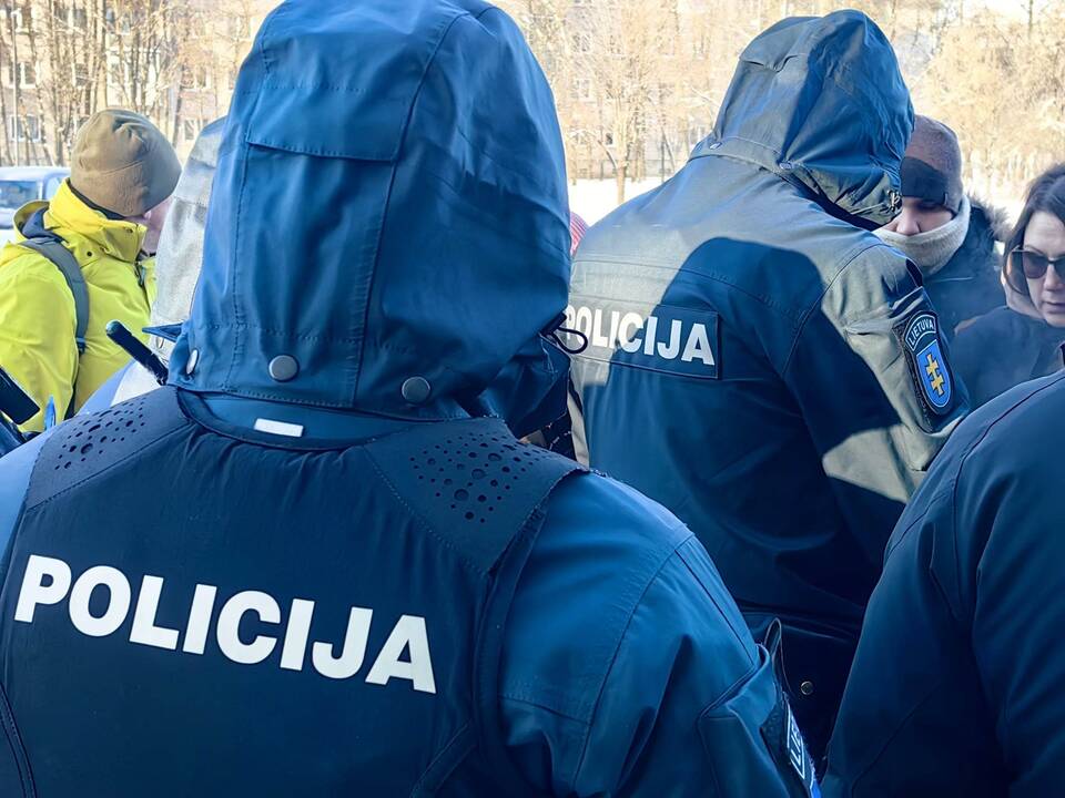 Kaune dingusios mergaitės paieškos ir vietovės