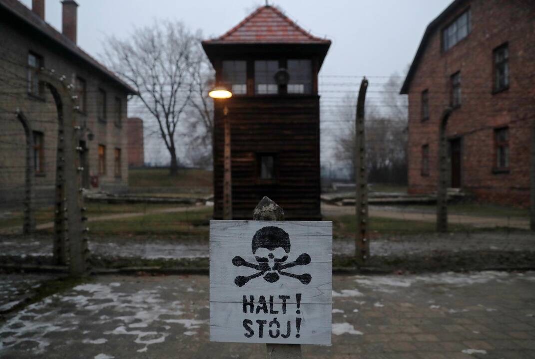 Turistai mėgino pavogti plytų iš Aušvico koncentracijos stovyklos