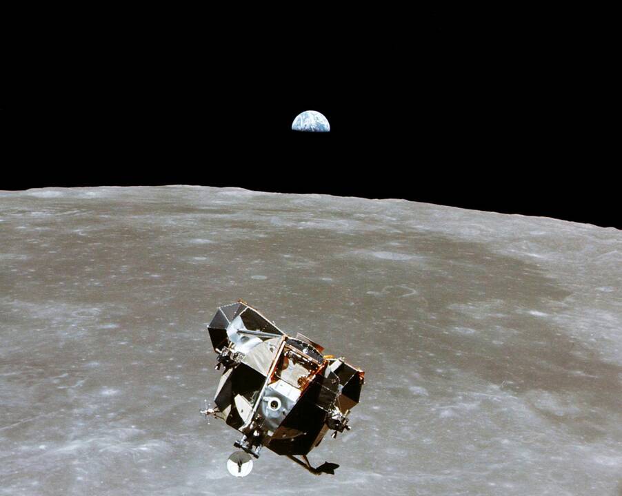 NASA atskleidė, kada JAV astronautai vėl išsilaipins Mėnulyje