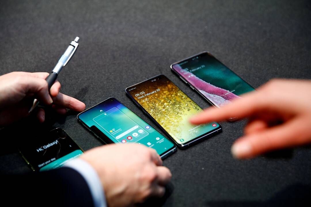 „Huawei“: „Facebook“ programėle vartotojai gali naudotis