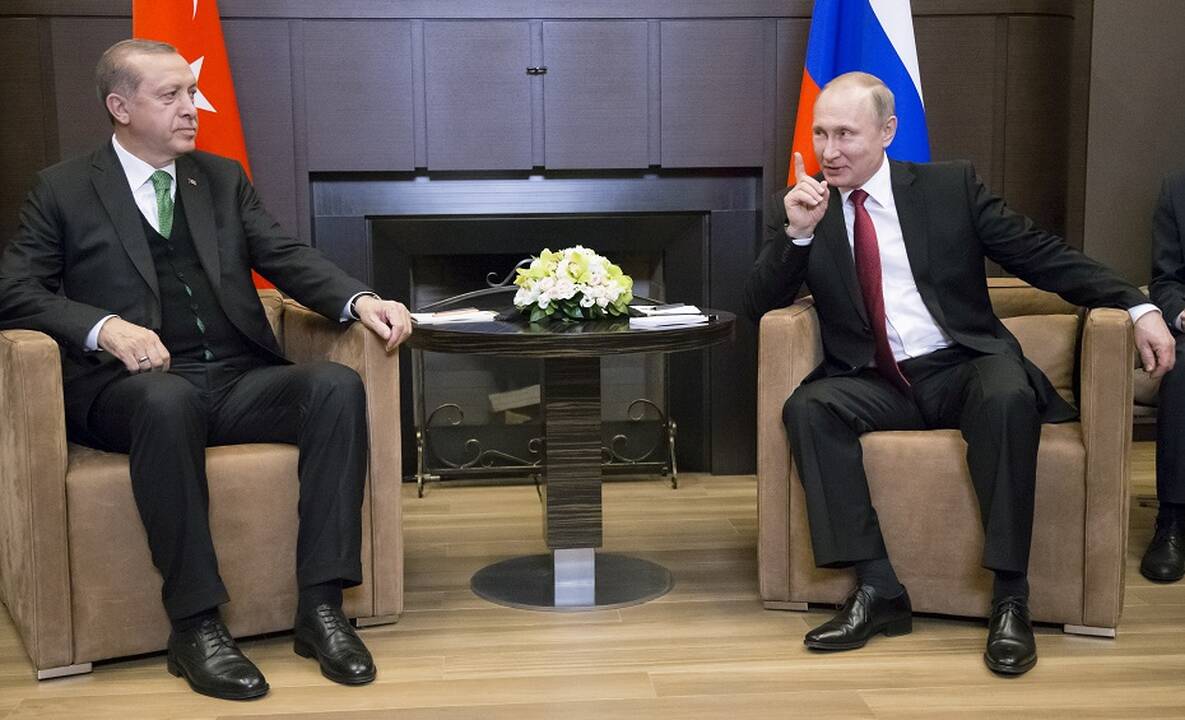 Recepas Tayyipas Erdoganas (kairėje) su Vladimiru Putinu