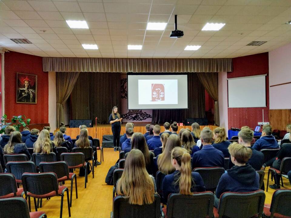 Išskirtinė: Kotrynos Zylės skiriamasis ženklas – žaismingos ausytės. Jos leidžia rašytojai būti atpažintai iš tolo – nereikia nė aiškinti, kaip atrodys.
