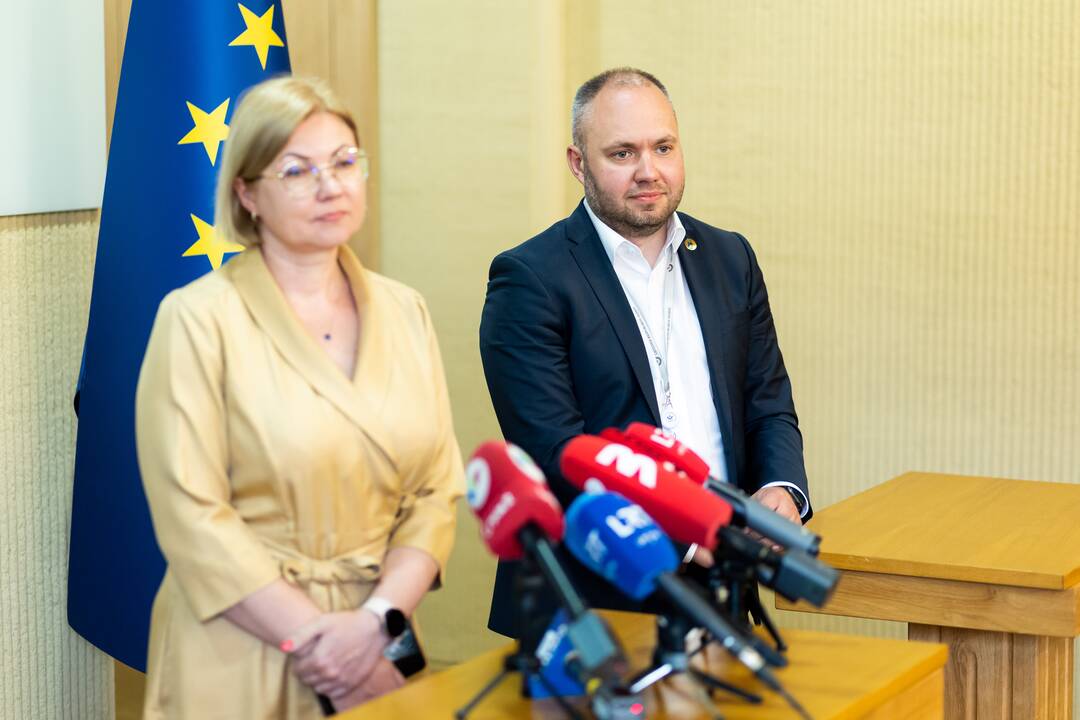 Seimo pirmininkės kabinete – Seimo dialogo grupės pasitarimas