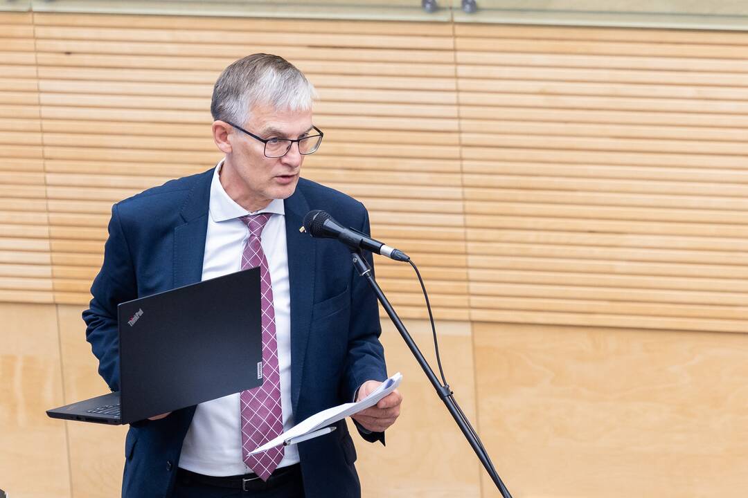 Opozicija grįžo dirbti į Seimo salę