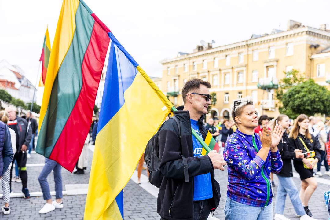 „Tautiškos giesmės“ giedojimas Vinco Kudirkos aikštėje