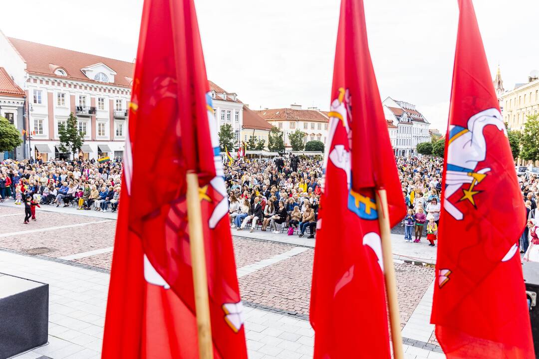 „Tautiškos giesmės“ giedojimas Vinco Kudirkos aikštėje