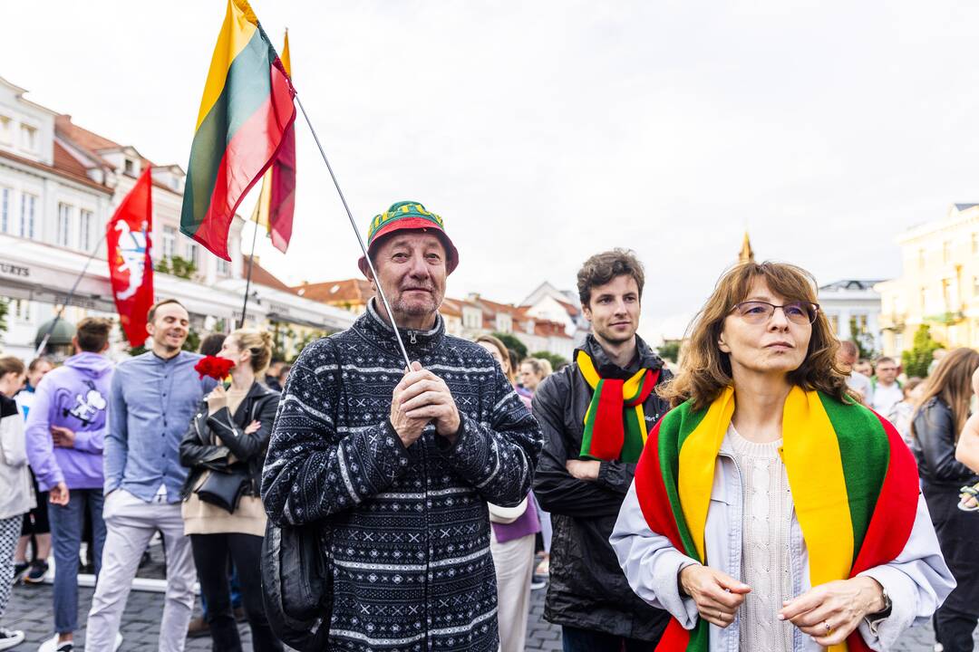 „Tautiškos giesmės“ giedojimas Vinco Kudirkos aikštėje