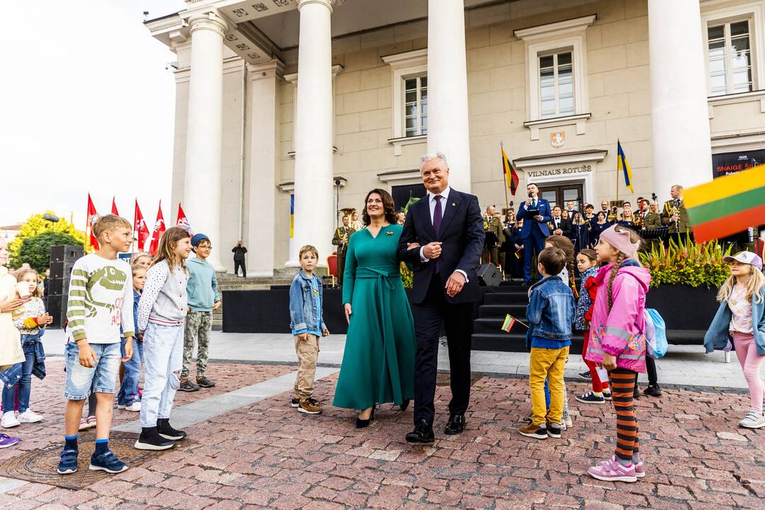 „Tautiškos giesmės“ giedojimas Vinco Kudirkos aikštėje