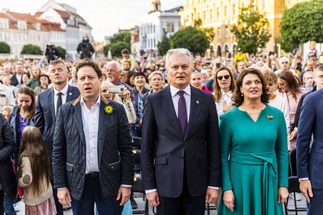 „Tautiškos giesmės“ giedojimas Vinco Kudirkos aikštėje