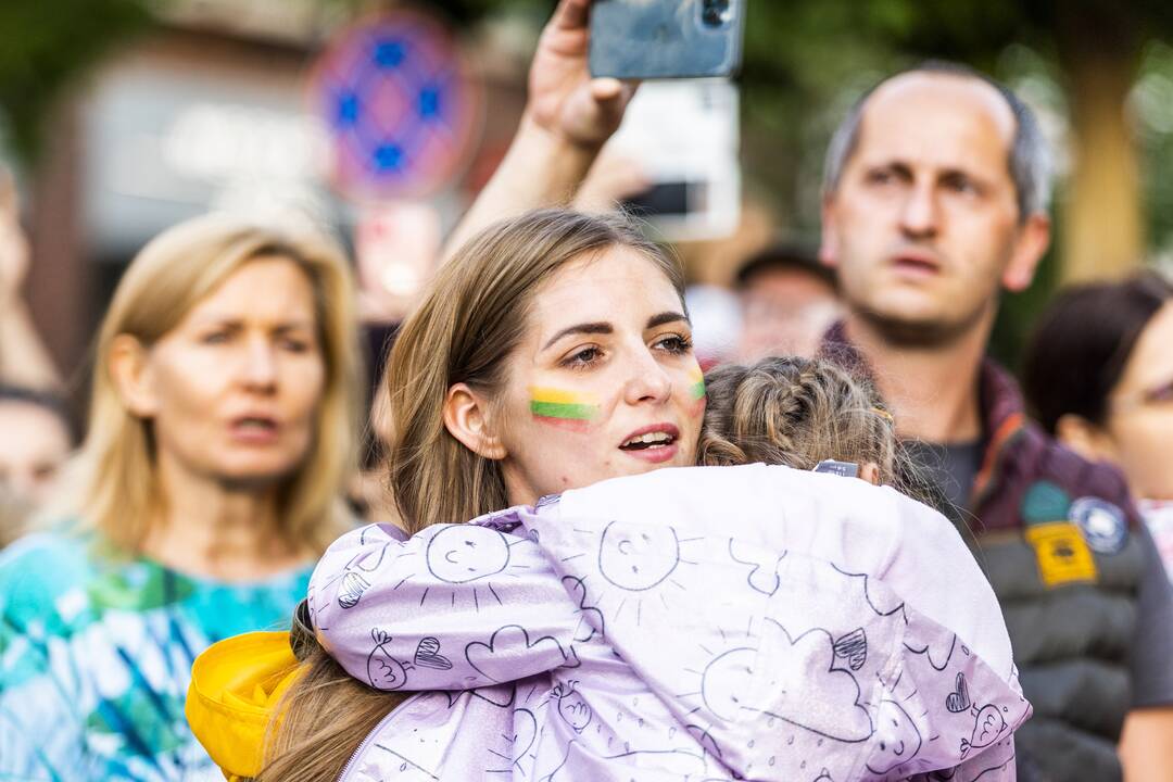 „Tautiškos giesmės“ giedojimas Vinco Kudirkos aikštėje