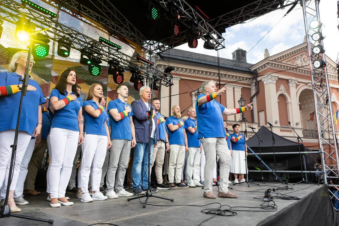 „Tautiškos giesmės“ giedojimas ir koncertas Klaipėdoje