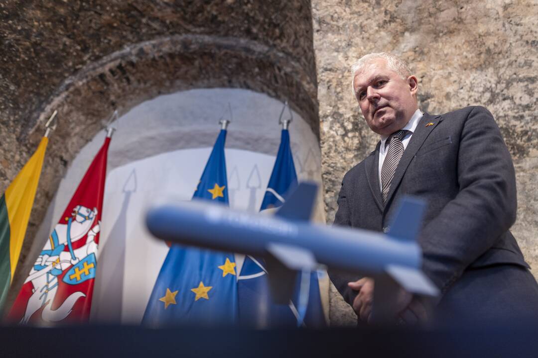 KAM pasirašė sutartį dėl dronų kamikadzių įsigijimo Ukrainai 