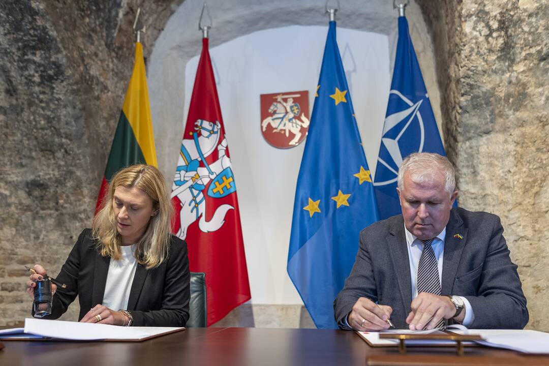 KAM pasirašė sutartį dėl dronų kamikadzių įsigijimo Ukrainai 