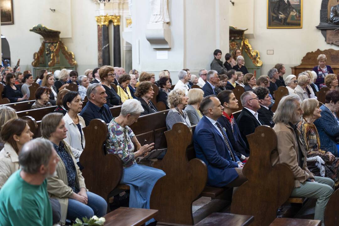 Kunigas A. Saulaitis SJ aukojo šv. Mišias už Z. Kelmickaitę