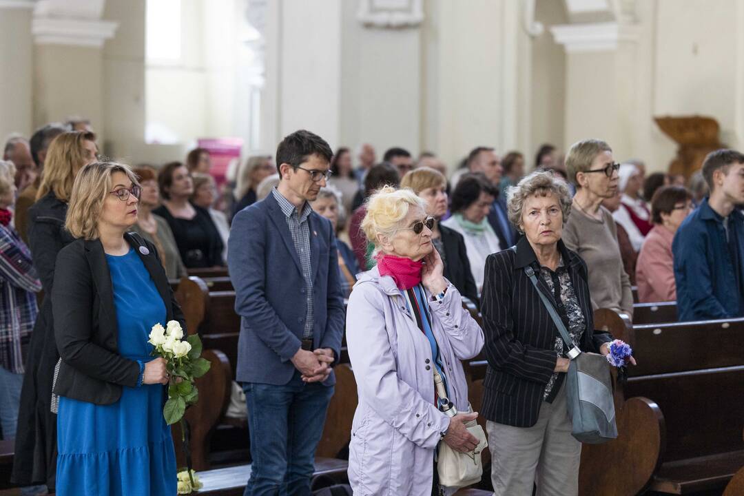 Kunigas A. Saulaitis SJ aukojo šv. Mišias už Z. Kelmickaitę