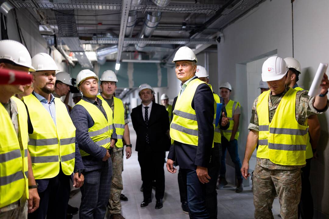 Prezidentas lankėsi karinio miestelio statybvietėje Pajūrio miestelyje
