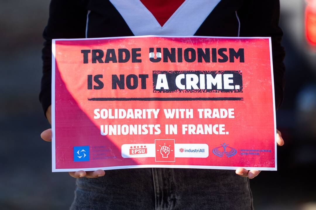 Solidarumo akcija prie Prancūzijos ambasados