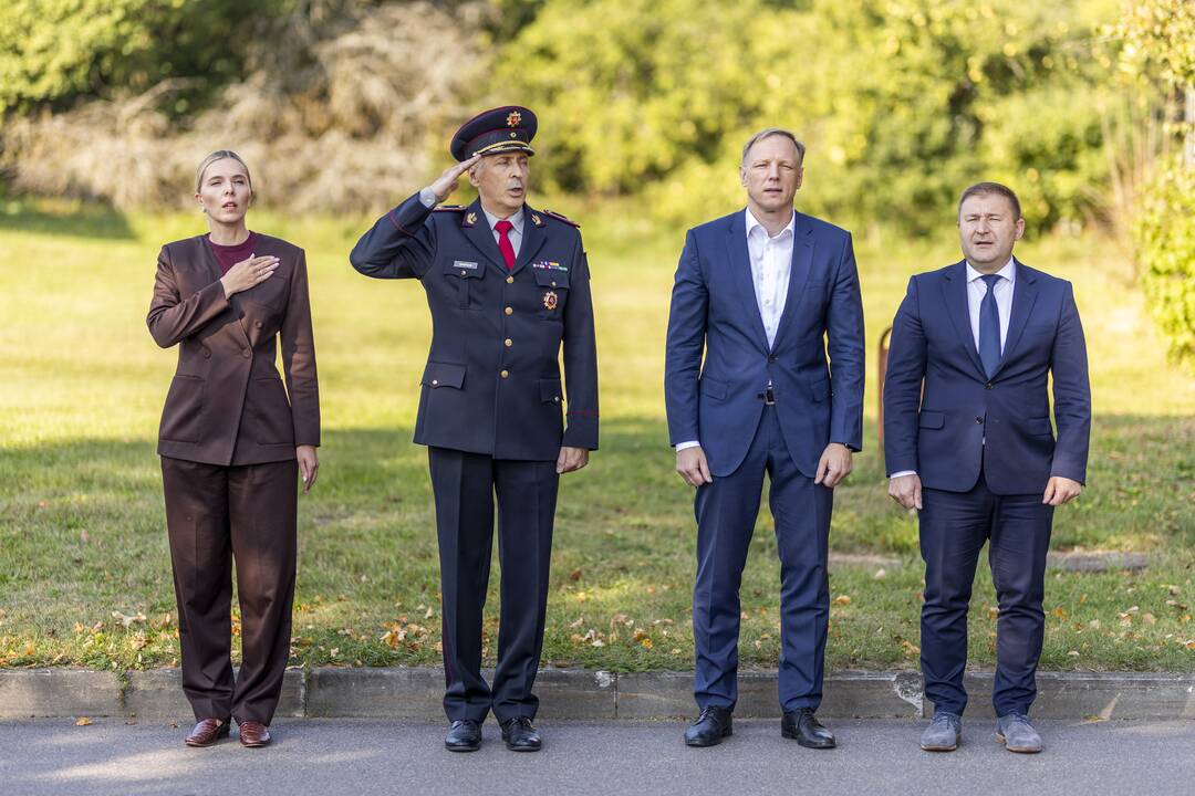 Priešgaisrinėms gelbėjimo tarnyboms perduoti 47 automobiliai
