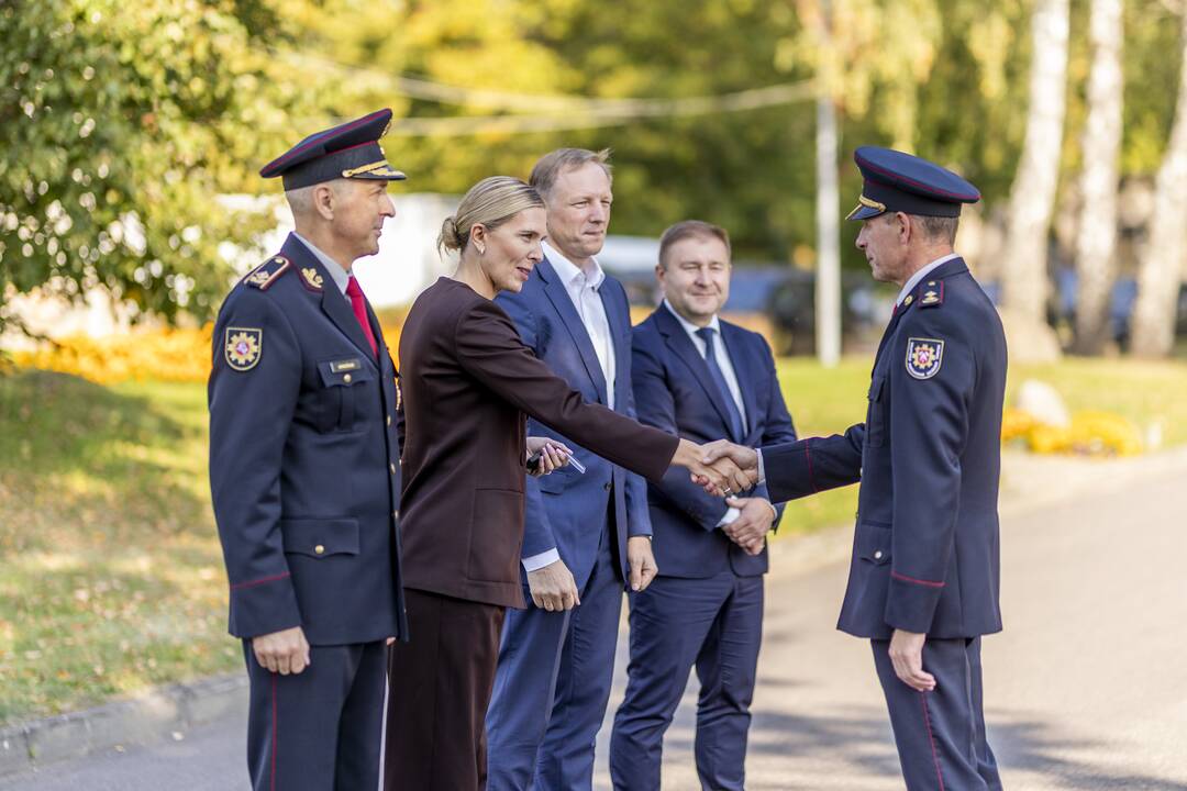 Priešgaisrinėms gelbėjimo tarnyboms perduoti 47 automobiliai